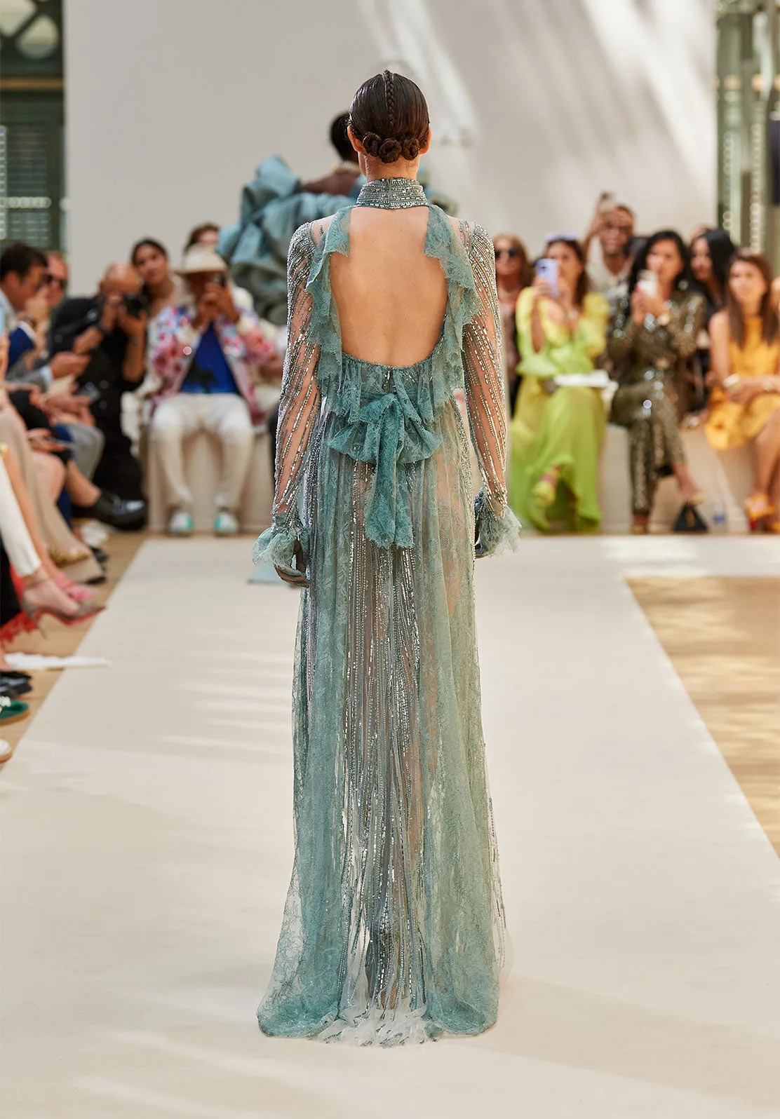 Look 25
