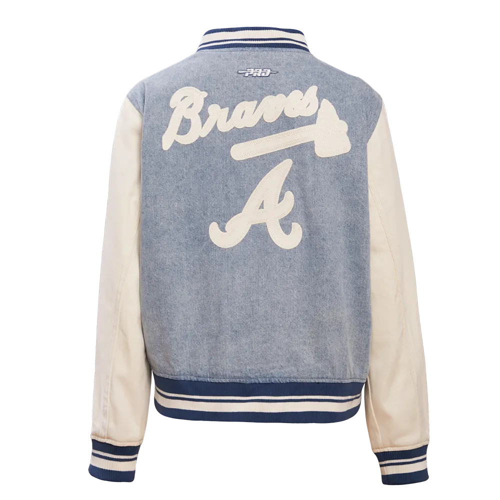 MLB ATLANTA BRAVES VARSITY BLUES WOMEN'S DENIM VARSITY JACKET (DENIM/LINEN)
