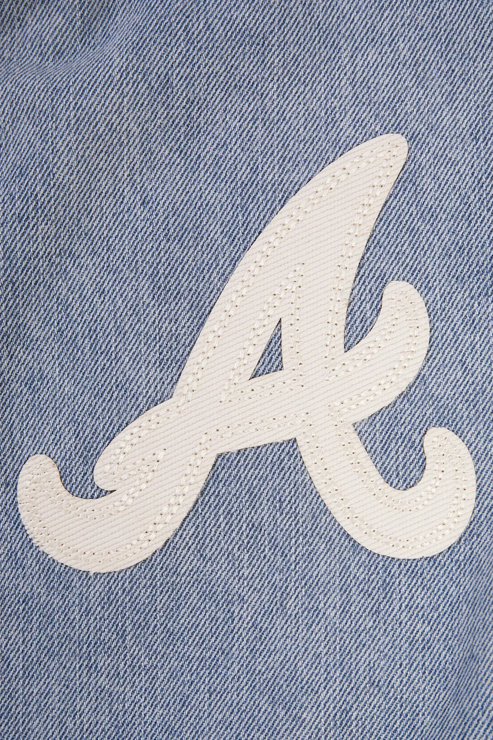 MLB ATLANTA BRAVES VARSITY BLUES WOMEN'S DENIM VARSITY JACKET (DENIM/LINEN)